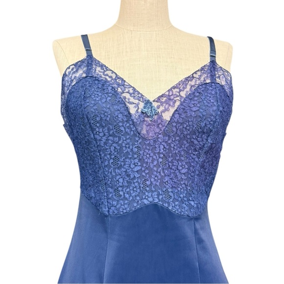 Vintage MunSingwear Blue Lace Slip Dress Spaghetti Strap Midi Size 36 Medium - Picture 6 of 14
